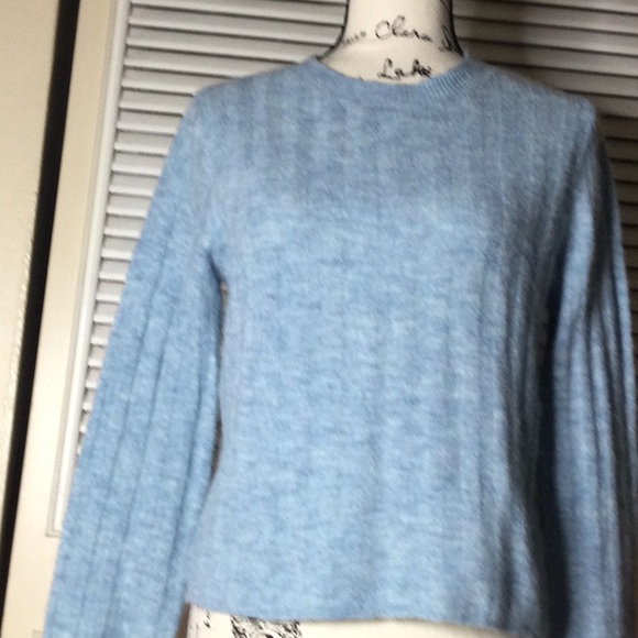 Light Blue cashmere long sleeves sweater - Picture 1 of 8
